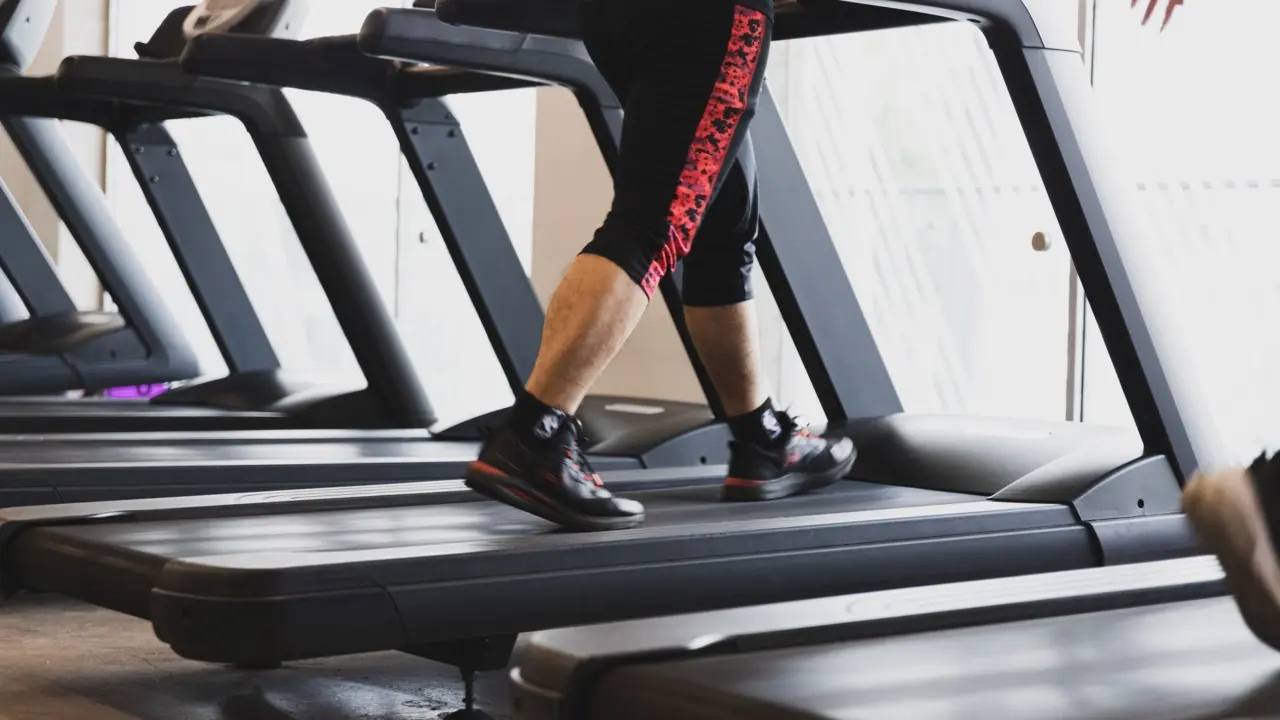 Incline Walking: 7 Surprising Health And Fitness Benefits Backed By Science (2026 Guide)