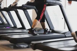 benefits of walking on an incline